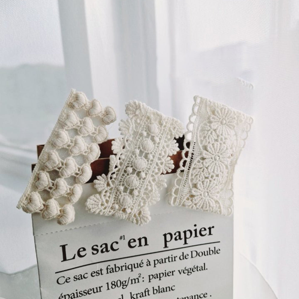 Square Lace Clip