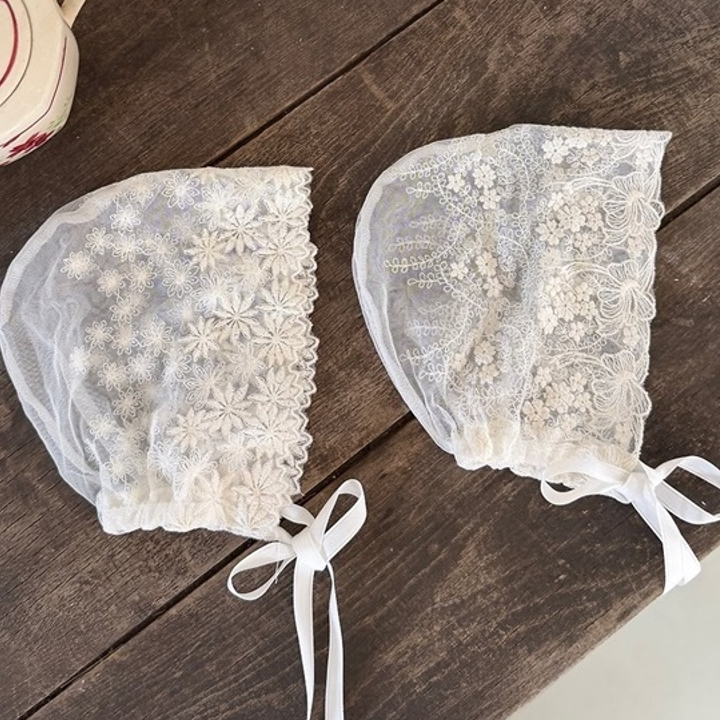 Lace Bonnet